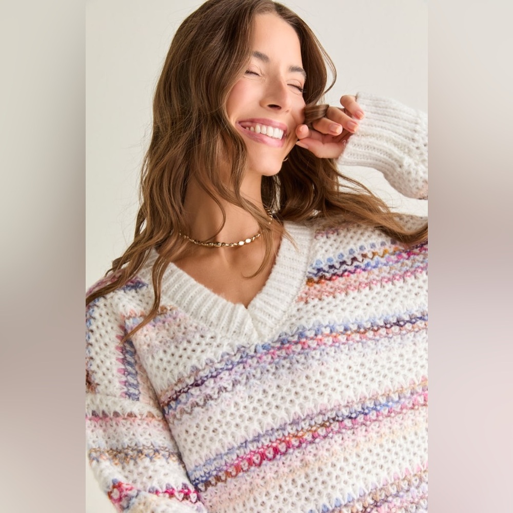 Francesca's Collections Multicolor Pullover V-Nec… - image 4